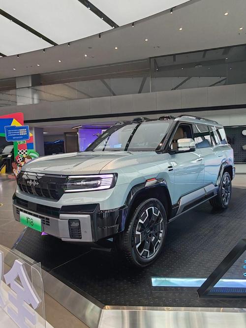 成都189比亚迪方程豹硬派越野的爆款，英菲尼迪35周年与你共成长